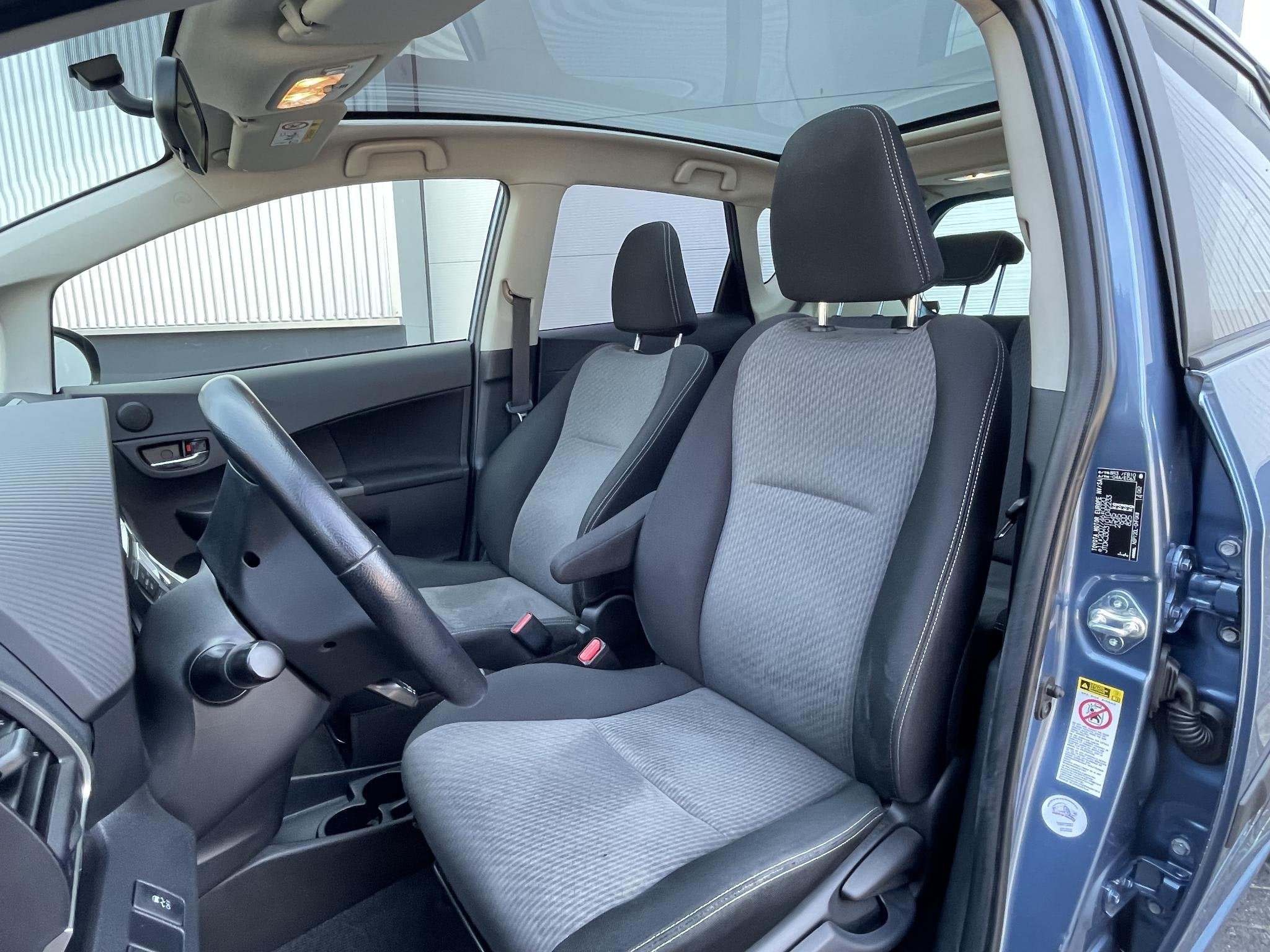 Toyota Verso-S 1.3 VVT-i Aspiration , Panoramadak, All seaso, Voorwielaandrijving, Euro 5, Stof, Gebruikt