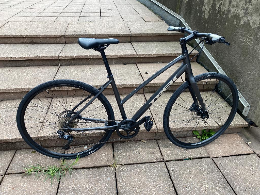 Trek FX 3 Disc, Gen 3 2023, Damesfiets, maat M. (1x10 speed), 28 inch, Gebruikt, 10 tot 15 versnellingen, 50 tot 53 cm