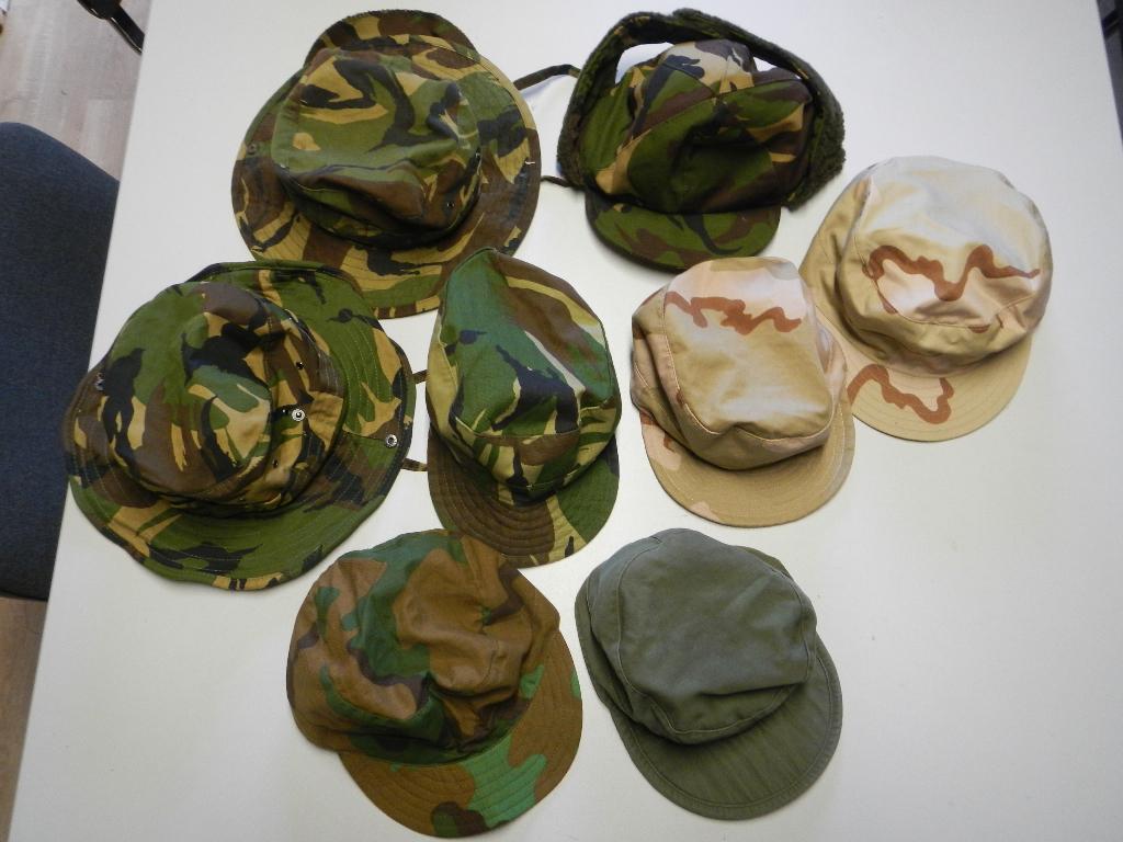 Diverse leger petjes en hoedjes leger pet, Verzamelen, Militaria | Algemeen, Ophalen of Verzenden, Landmacht, Nederland, Helm of Baret