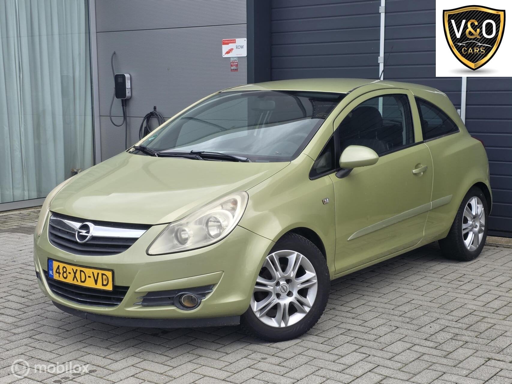 Opel Corsa 1.2-16V Enjoy, Voorwielaandrijving, 4 cilinders, 1229 cc, Handgeschakeld