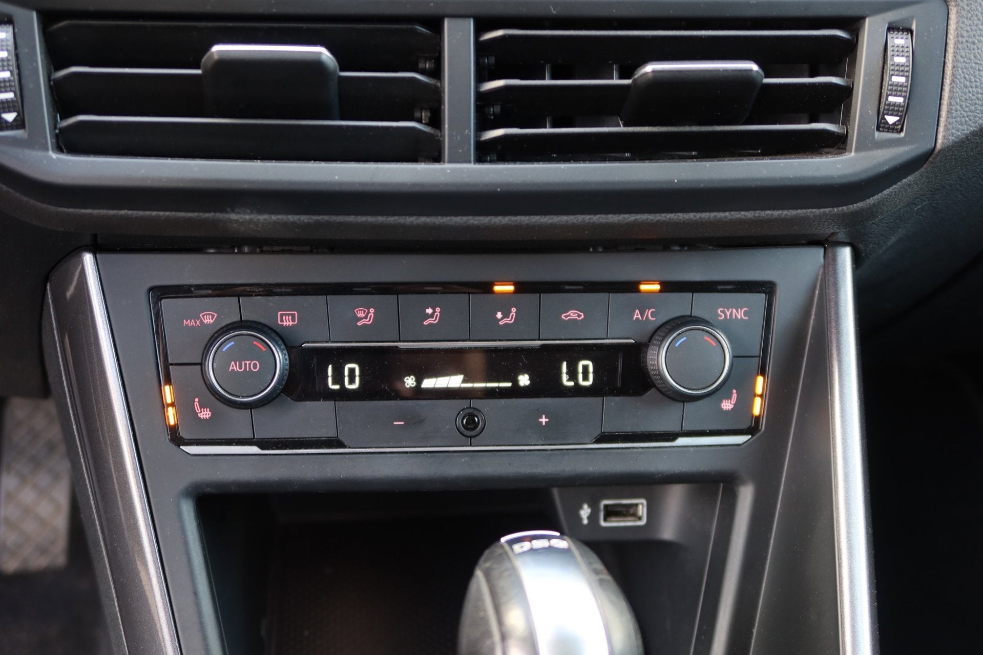 Foto 20 van Volkswagen Polo 1.0 TSI Highline DSG|PANO|LED|ACC|Camera|Car