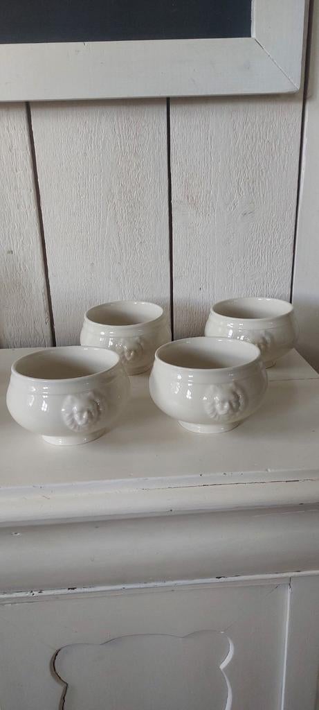 4 crème soepkommen met leeuwenkop AH  grote soepkom 4x, Ophalen of Verzenden, Overige stijlen, Kom(men)