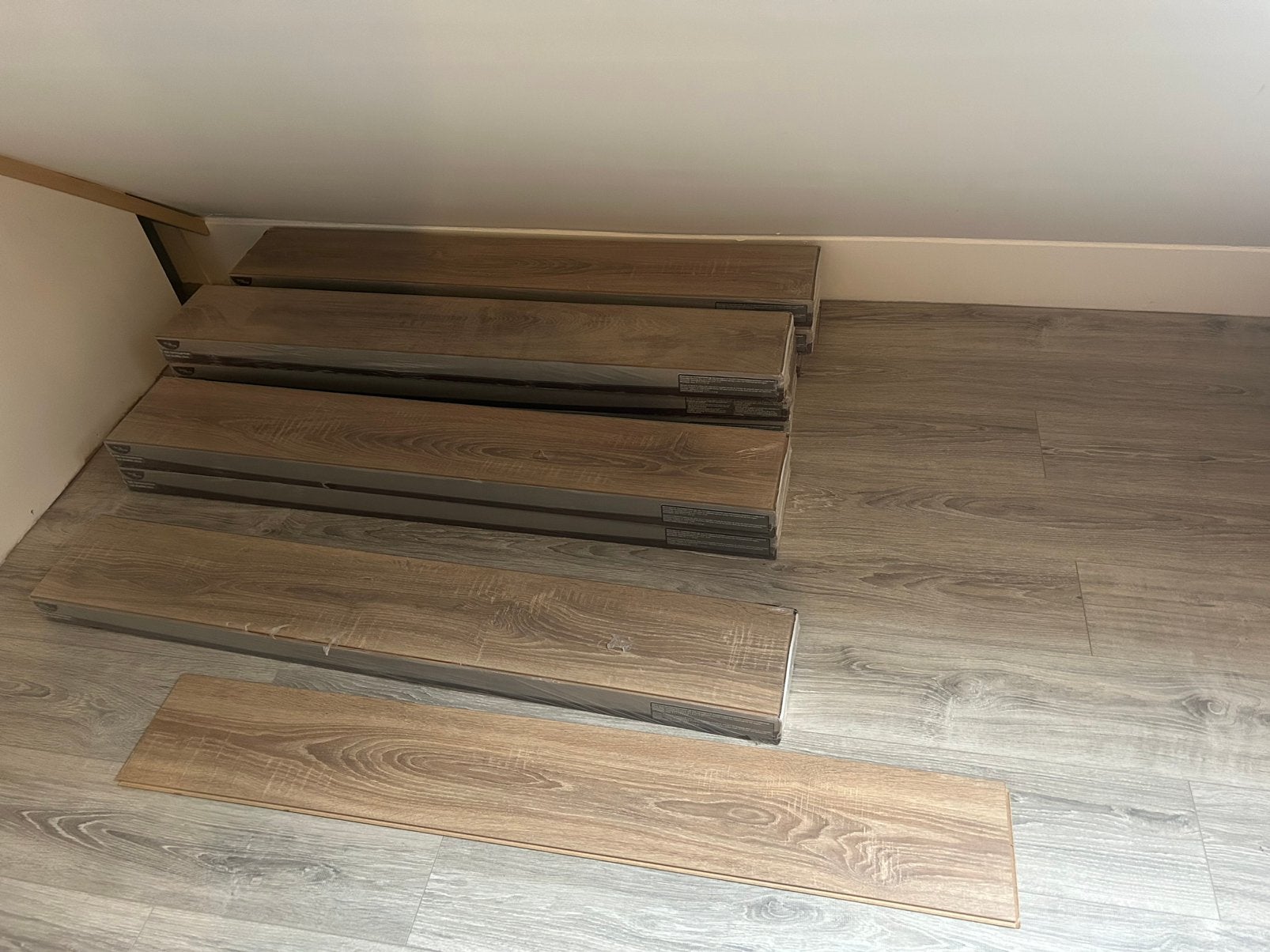 18 m2 DecoMode Kliklaminaat Pure (Siena) incl plinten, Doe-het-zelf en Verbouw, Vloerdelen en Plavuizen, Ophalen, 50 tot 150 cm