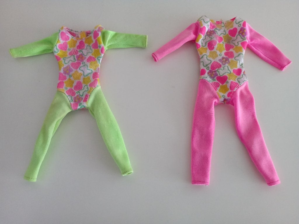 Allerlei Kledingstukken voor (Barbie) Poppen (15 foto's), Ophalen of Verzenden, Gebruikt, Kleertjes