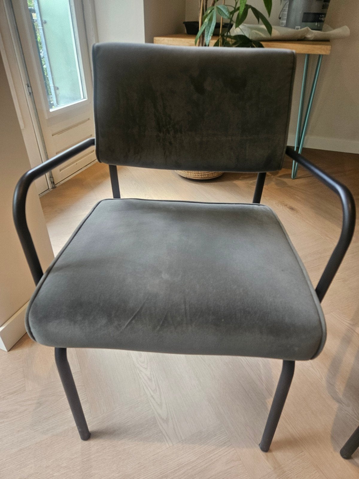2 stoelen van Loods 5, Ophalen