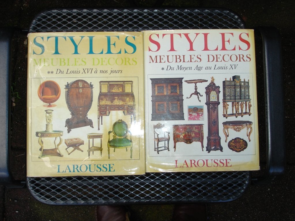 2 delen STYLES MEUBLES DECORS van LAROUSSE, Boeken, Encyclopedieën, Gelezen, Complete serie, Ophalen of Verzenden, Overige onderwerpen