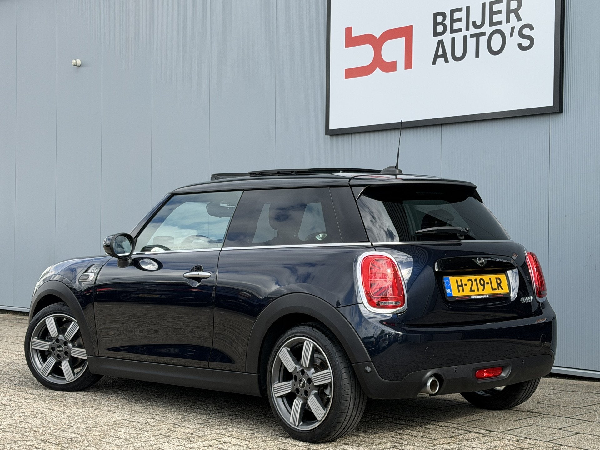 MINI 3-deurs 1.5 Cooper 60 Years Edition Automaat/Pano/Harma, Dealer onderhouden, 136 pk, Gebruikt, Euro 6