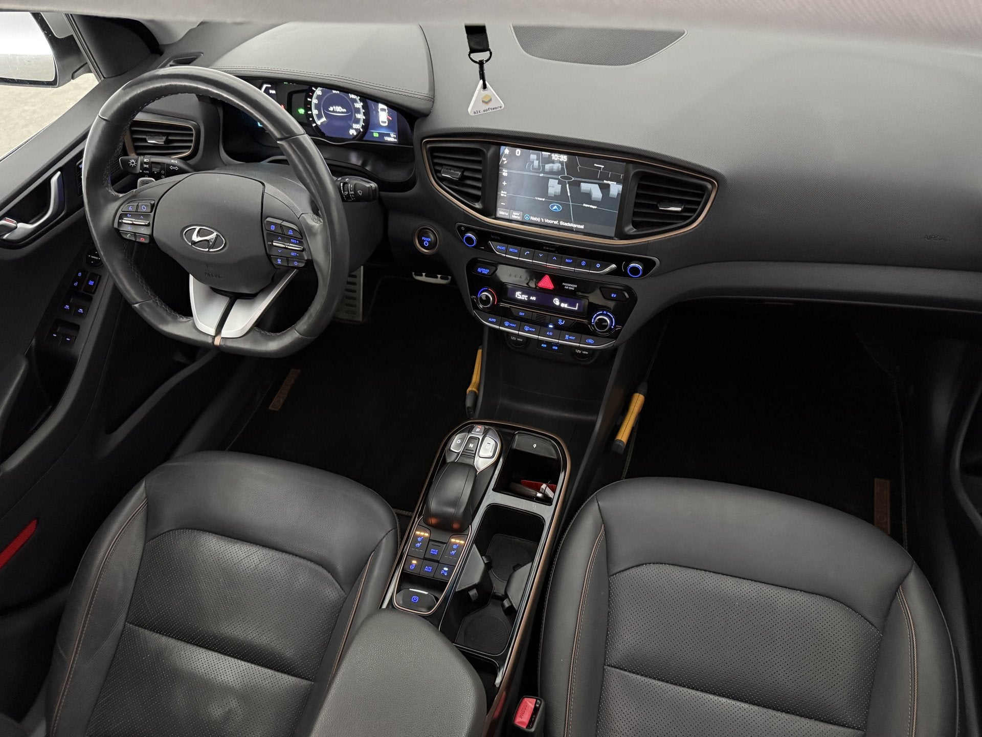 Foto 17 van Hyundai IONIQ Premium EV | Snelladen | SOH 87% | Pano | Stoe