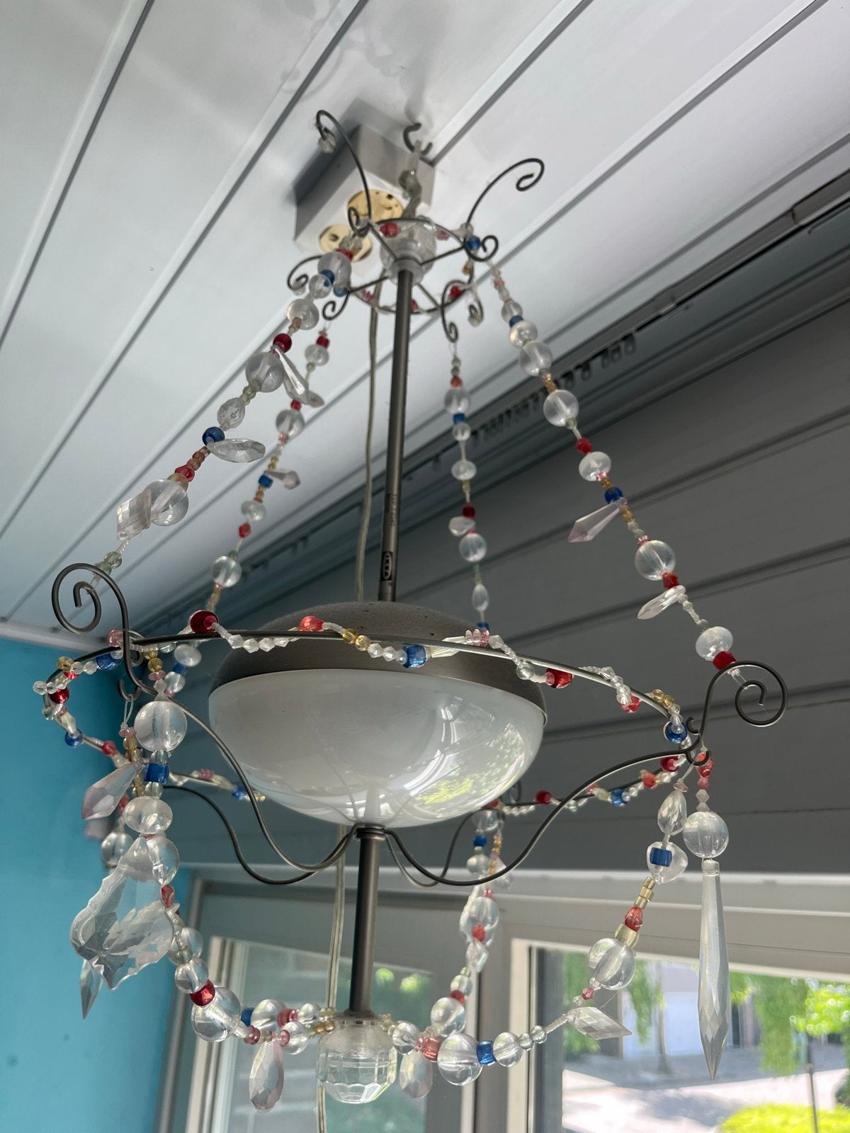 Kleurrijke lamp met kralen - Unieke hanglamp, Ophalen of Verzenden, Gebruikt, Metaal