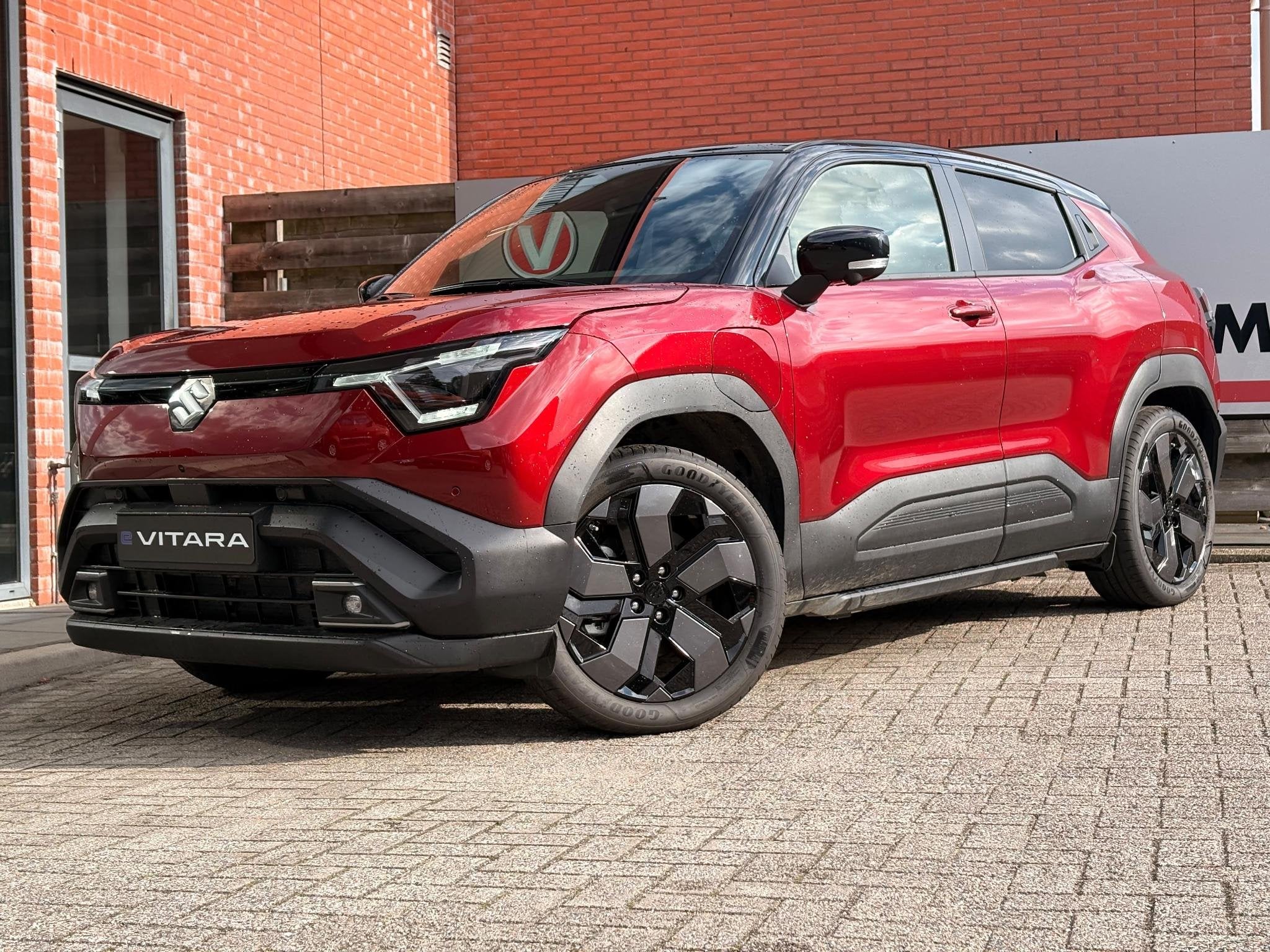 Suzuki e VITARA Style Allgrip-e 61 kWh Panoramadak | Stoel/S, Auto's, Automaat, Gebruikt, 750 kg, Leder en Stof