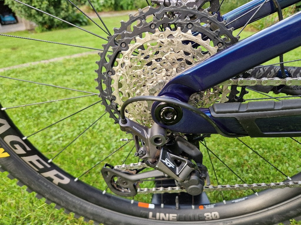 Foto 7 van Trek Fuel EX 9.8 Carbon 29er Fully Mountainbike (Nieuwstaat)