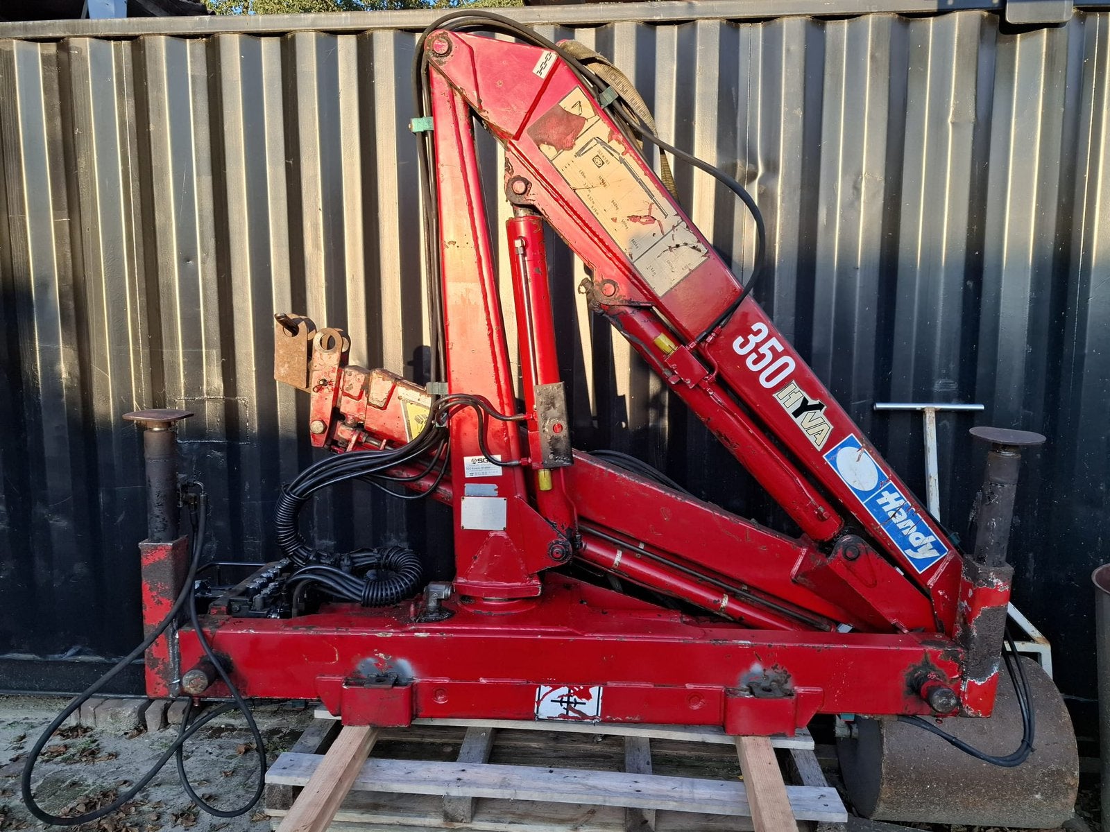 Te koop gevraagd: laadkraan Hiab palfinger fassi atlas t20, Ophalen