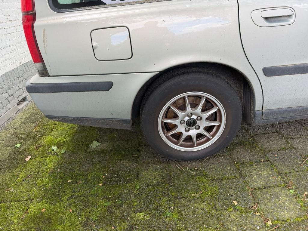 Volvo lichtmetalen velgen + zomerbanden 195/65 R15, Ophalen, Gebruikt, Volvo