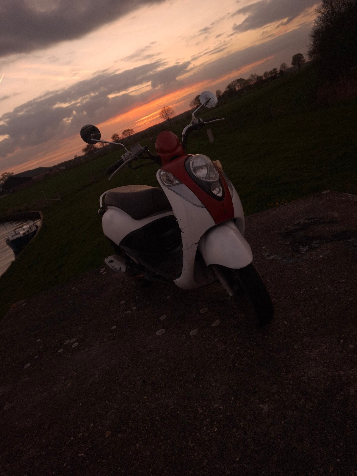 Sym Mio 65cc - Zuinig en Snel (65+ km/u), Maximaal 45 km/u, 65 cc, Zo goed als nieuw, Benzine