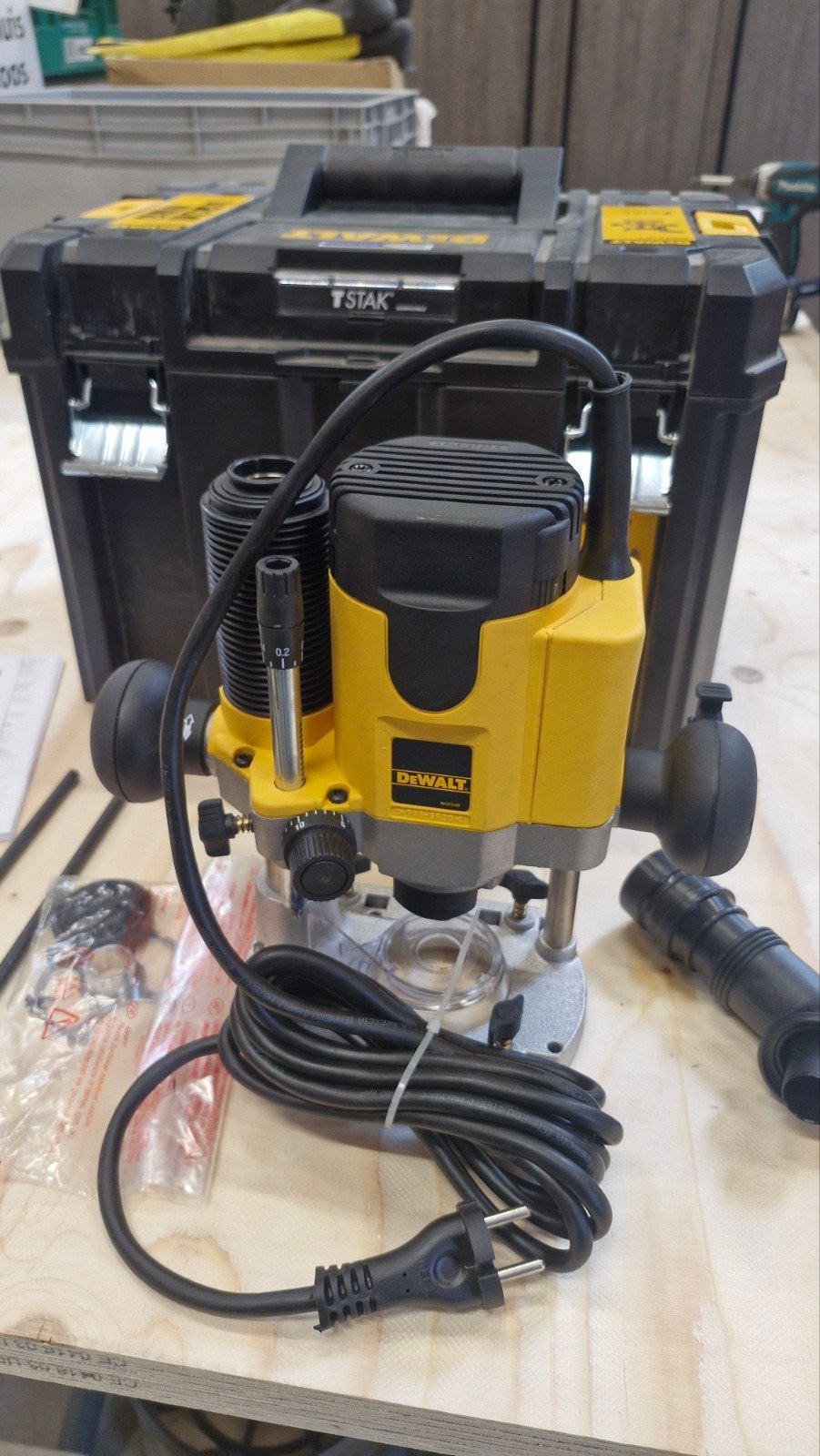DeWalt DW621KT Bovenfrees 1100W met TSTAK koffer