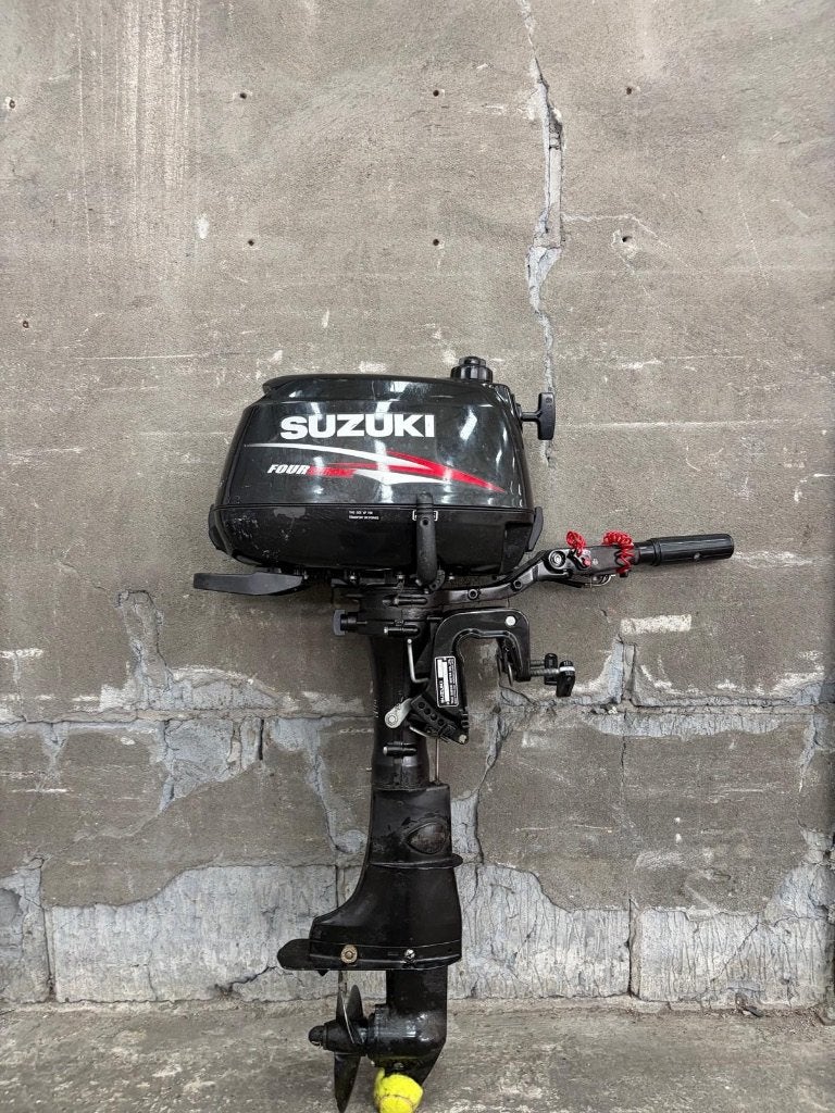 Suzuki DF4 4 pk 4-takt buitenboordmotor, Watersport en Boten, Ophalen of Verzenden, Gebruikt, Benzine
