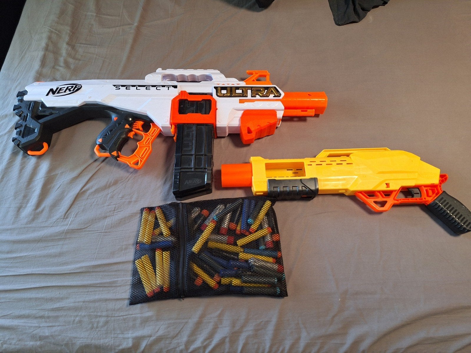 nerf select ultra en nog een nerf gun met pijltjes, Ophalen of Verzenden, Zo goed als nieuw