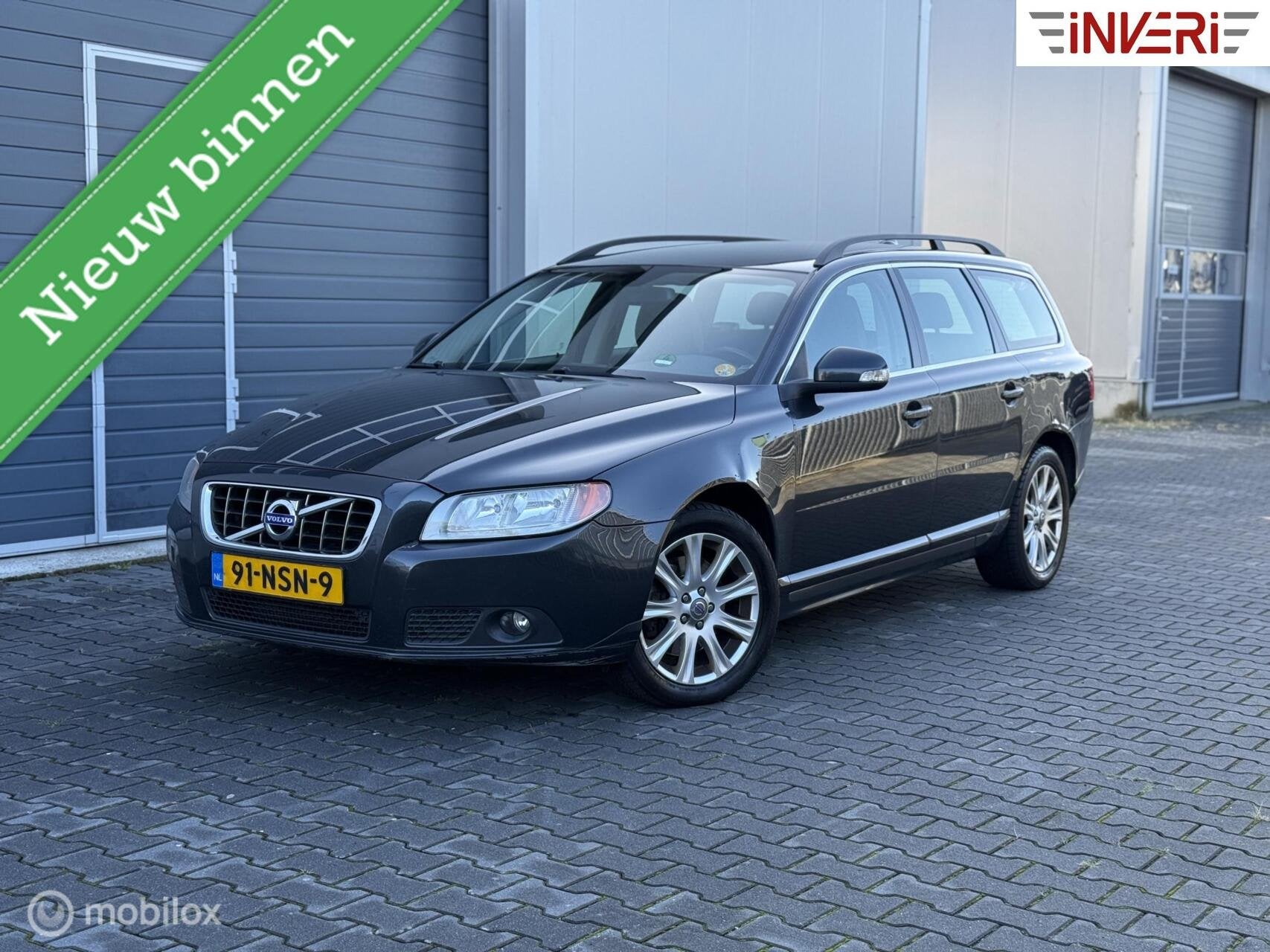 Volvo V70 2.4 D5 Kinetic | Riem VV | Nieuwe APK | NL Auto! |, Auto's, Volvo, Voorwielaandrijving, Euro 5, Stof, Zwart