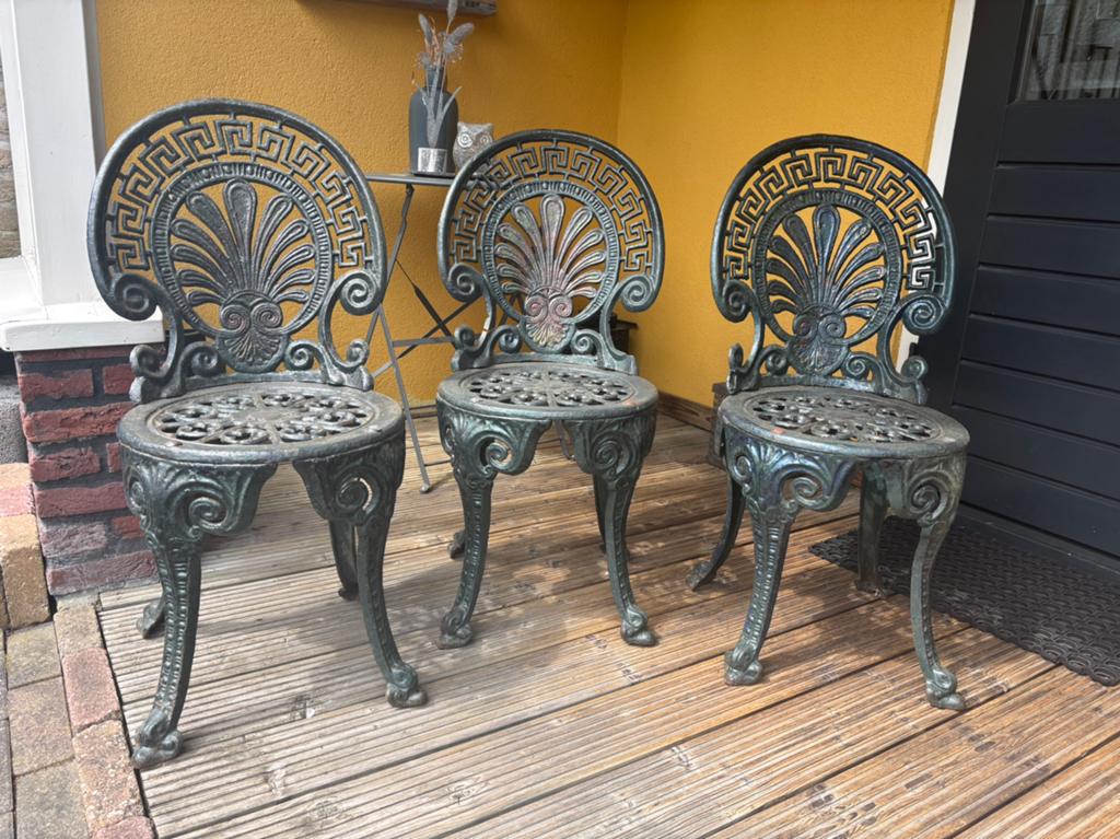 Mooie vintage Victoriaanse gietijzeren tuinstoeltjes 3 stuks, Ophalen
