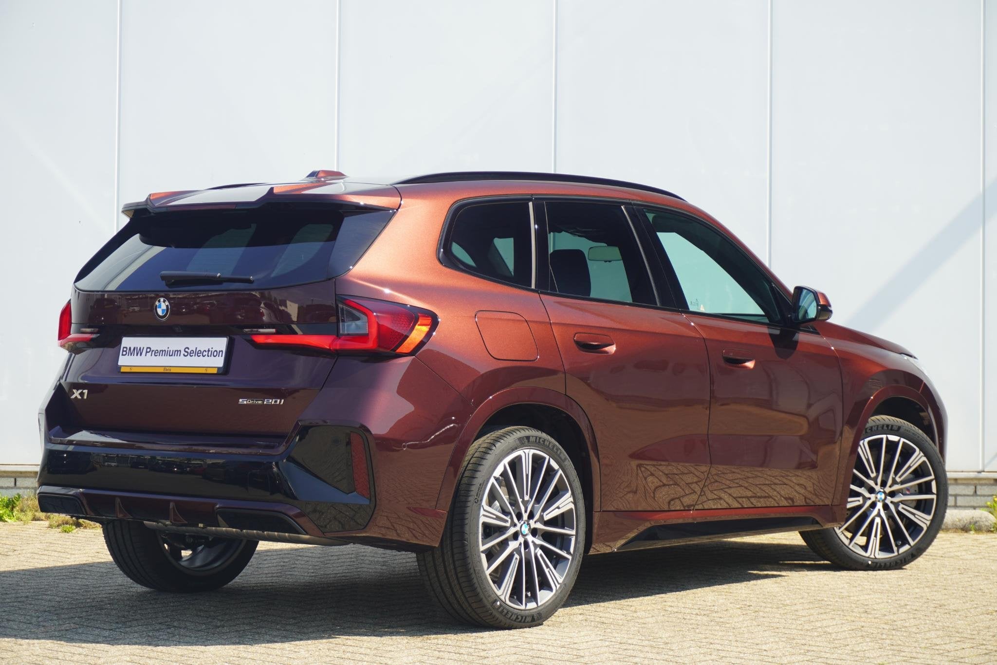 BMW X1 sDrive20i | M Sportpakket Pro | Panoramadak | Head-Up, Auto's, 1800 kg, Met garantie (alle), Origineel Nederlands, Bedrijf