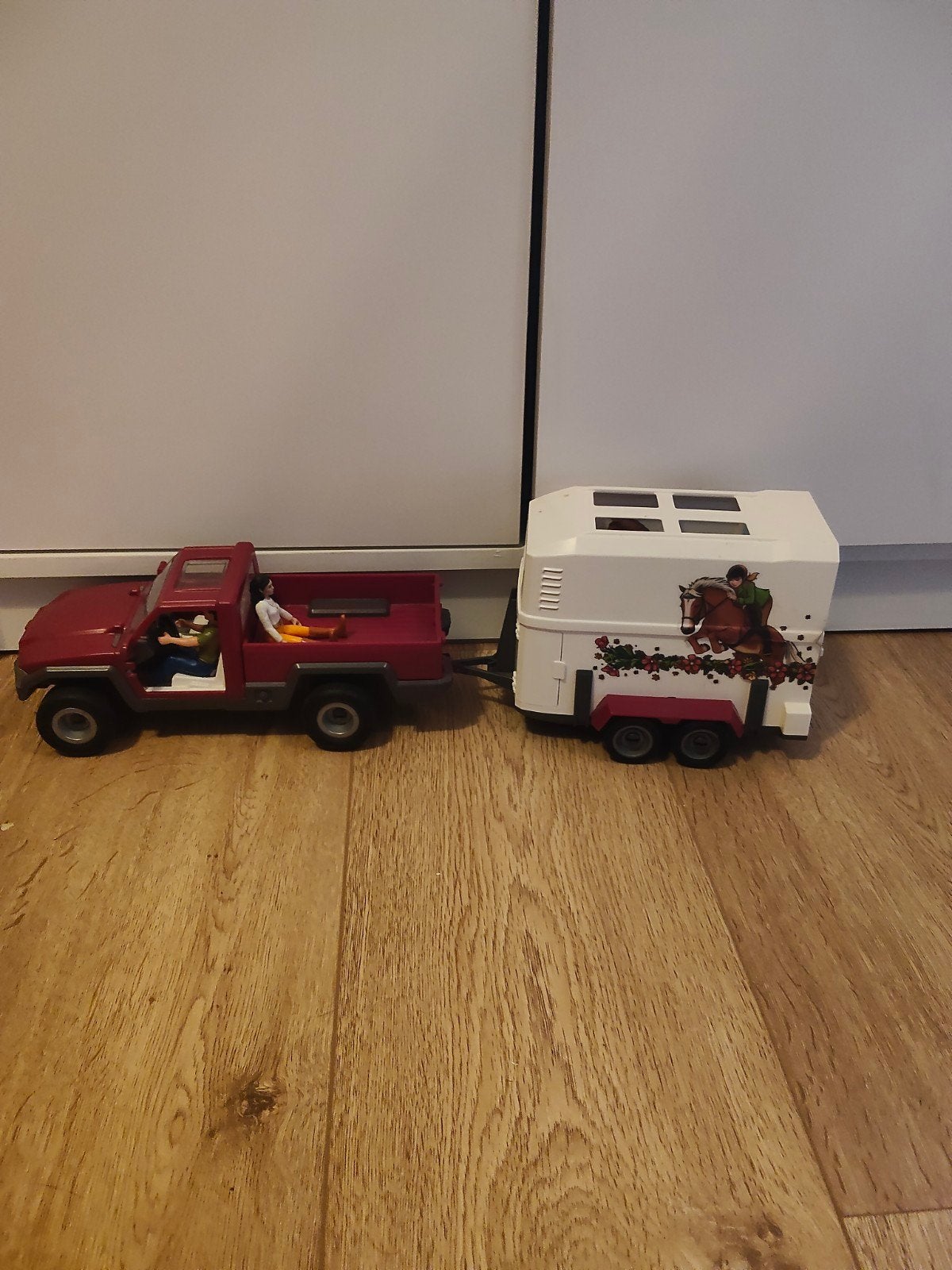 Schleich pickup met paardentrailer en paarden, Ophalen of Verzenden, Gebruikt