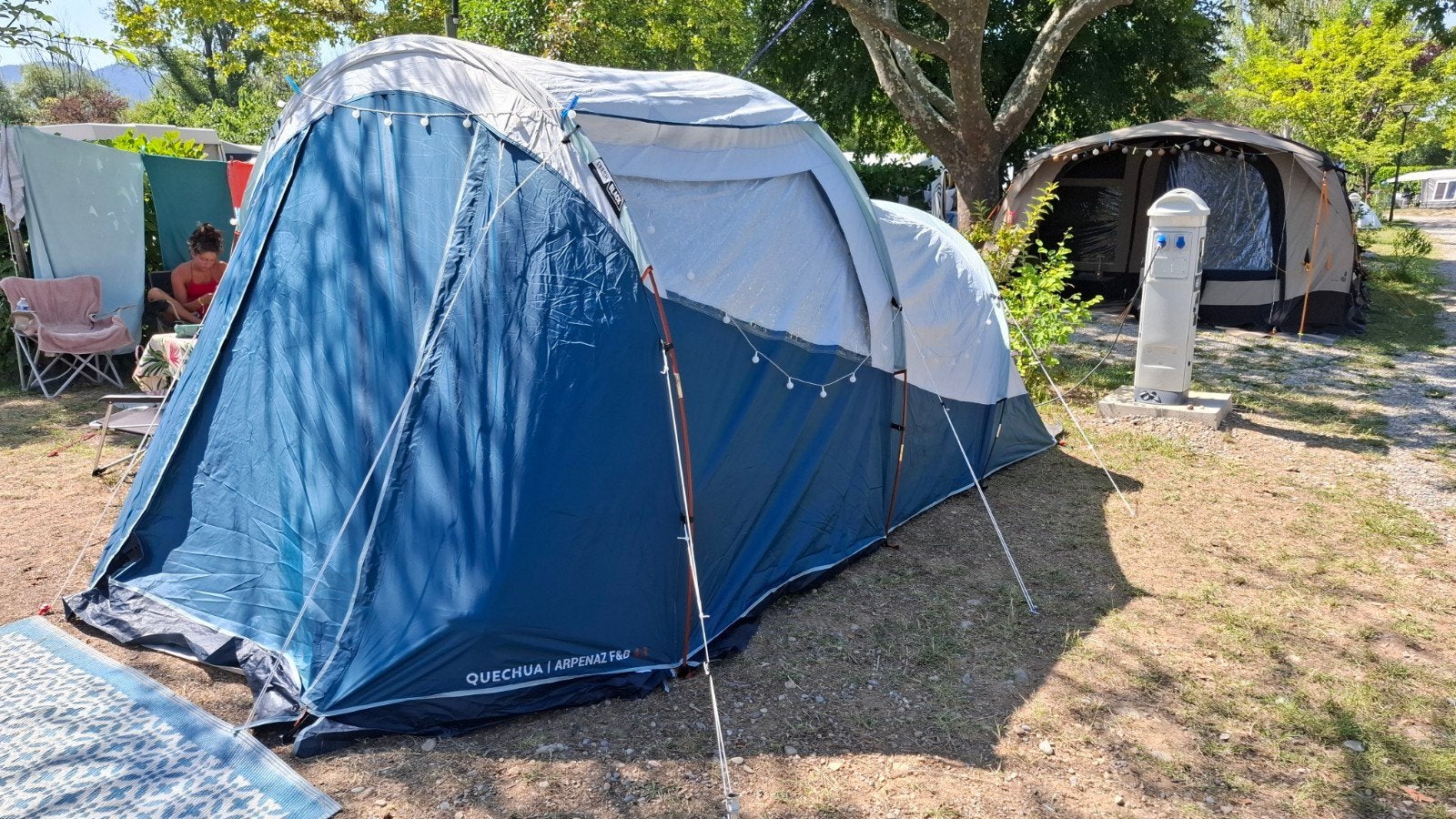 Quechua kampeertent Arpenaz 4.1 fresh & black 4 personen, Caravans en Kamperen, Tenten, Ophalen, Zo goed als nieuw
