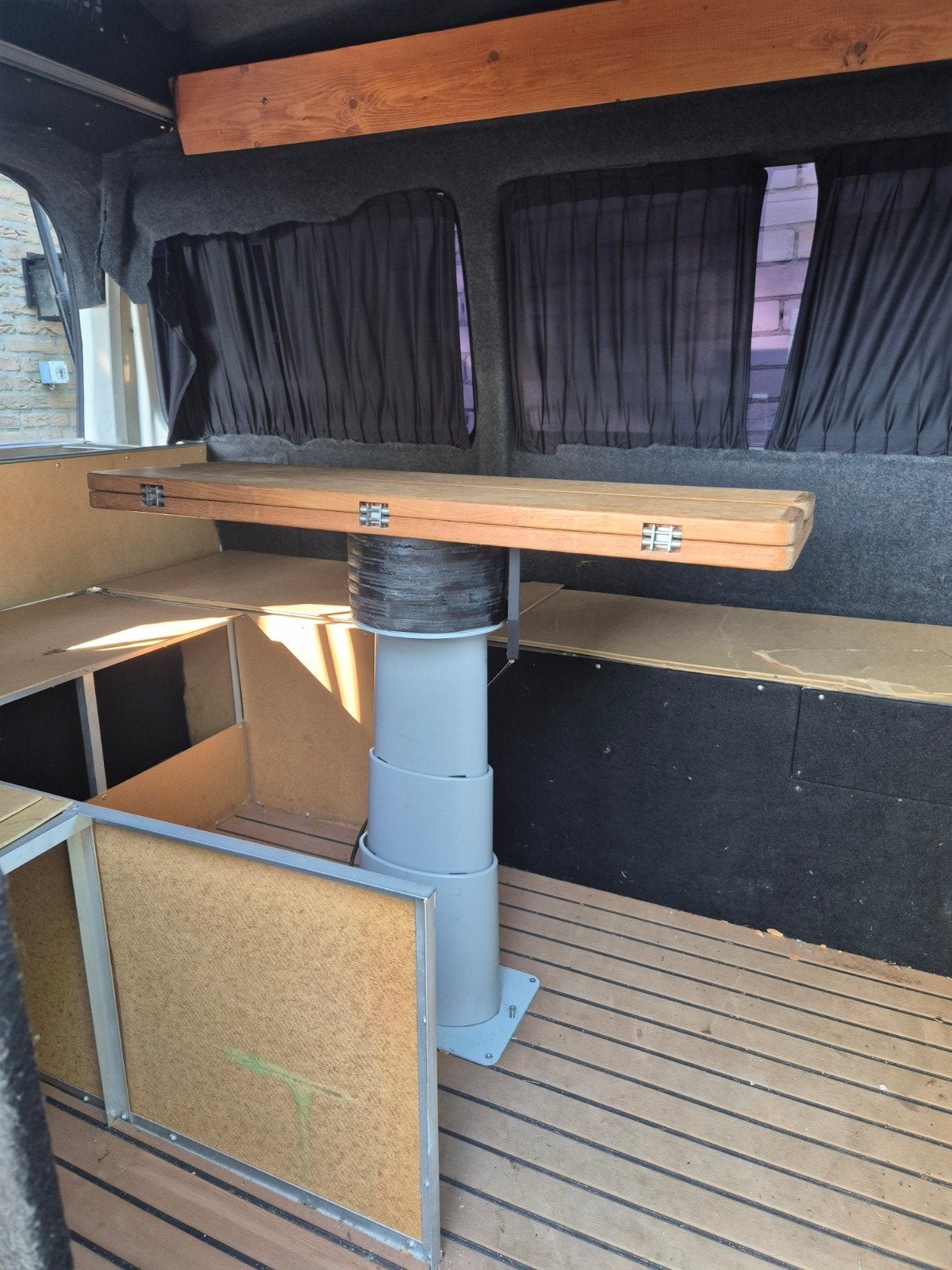 Opklapbare campertafel met verstelbare poot, Caravans en Kamperen, Camper-accessoires, Ophalen of Verzenden, Gebruikt