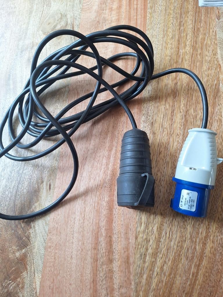 Caravan Verloopstekker CEE naar Schuko - 16A, Caravans en Kamperen, Caravan accessoires, Ophalen, Gebruikt