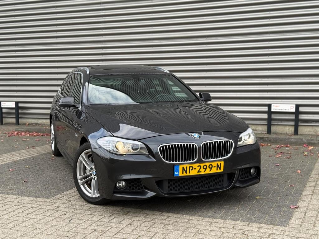 BMW 5-serie Touring 535d XDrive M Sport (dec-2012) 313PK|XEN, Auto's, BMW, Automaat, Euro 5, Gebruikt, Zwart