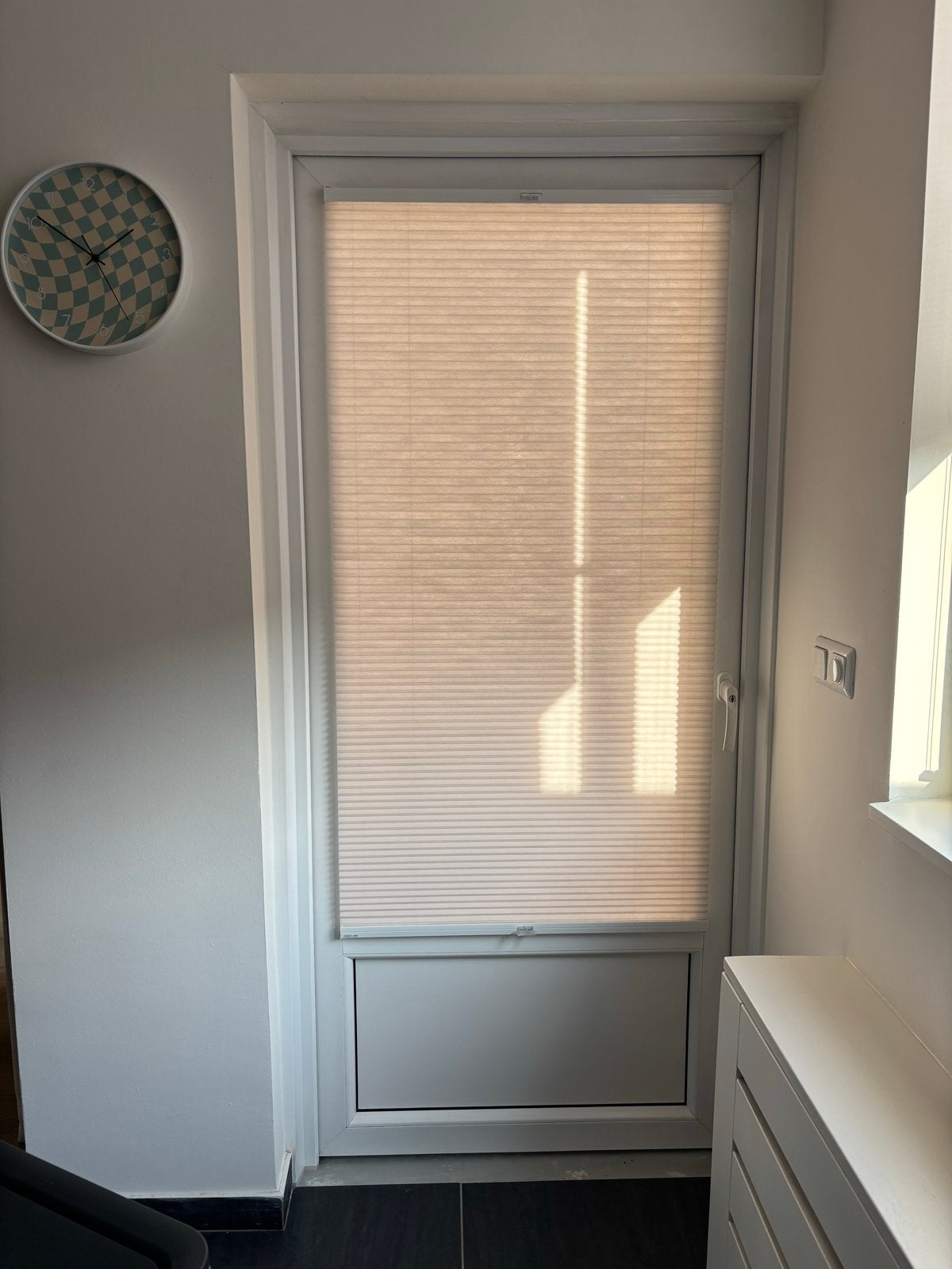 Kunststof buitendeur met glas en plissé gordijn, Ophalen, Kunststof, Gebruikt, 80 tot 100 cm