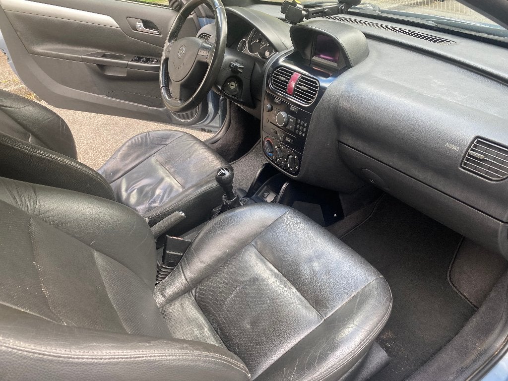 Foto 8 van Opel Tigra 1.8 16V SPORT Twintop2005 Leder Blauw Nieuwe APK