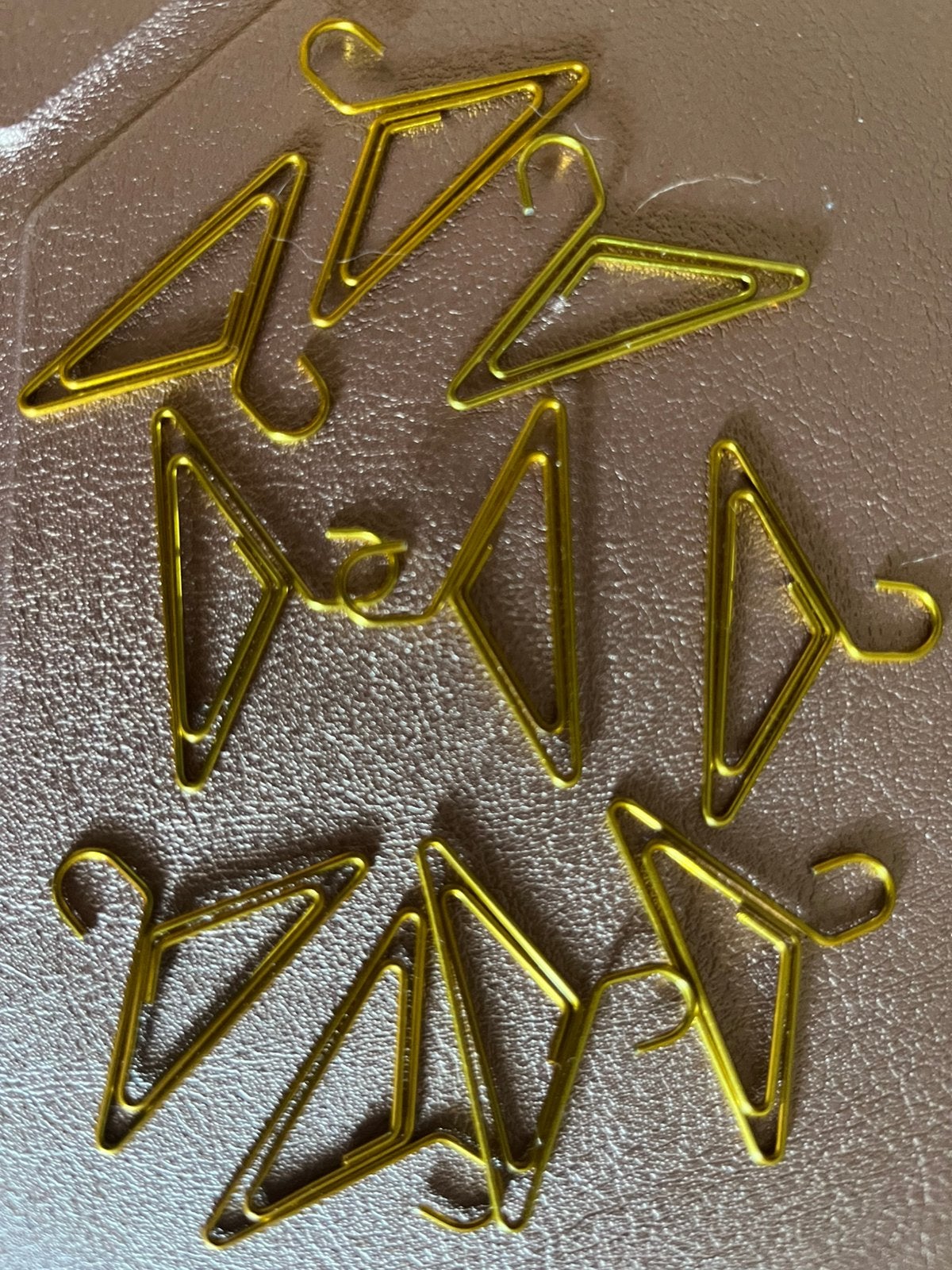 10 gouden kledinghangertjes poppenhuis inclusief verzenden, Verzamelen, Ophalen, Nieuw, Poppenhuis