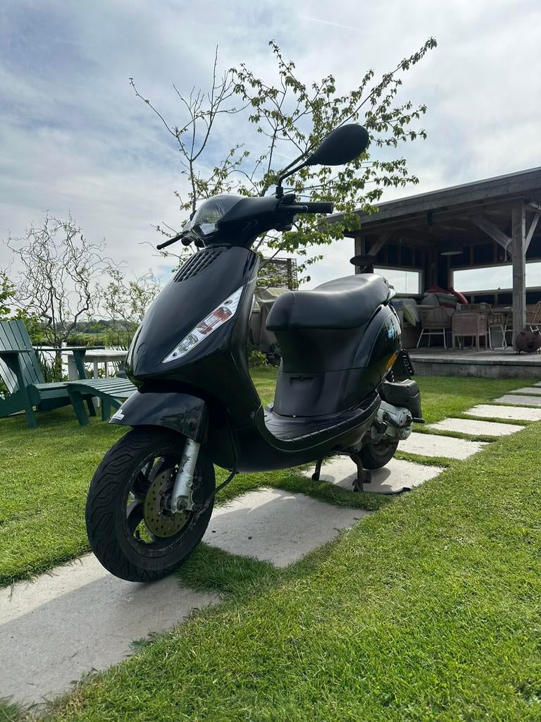 Piaggio zip snor, Fietsen en Brommers, Scooters | Piaggio, Ophalen of Verzenden, Zo goed als nieuw, Benzine, Zip