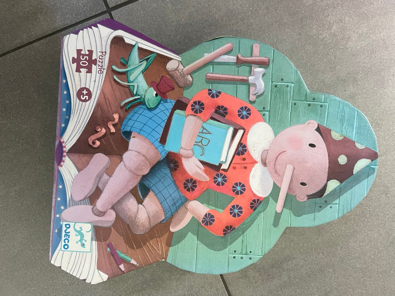 Djeco pinocchio puzzel 5+ 50 st, Ophalen of Verzenden, Zo goed als nieuw, Jongetje of Meisje, Zwembroek
