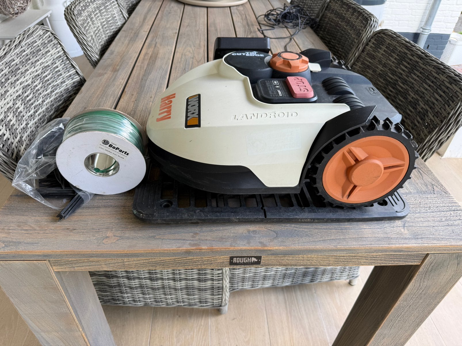 Worx Landroid WR106SI, Tuin en Terras, Ophalen, Gebruikt, Minder dan 20 cm, Met regensensor