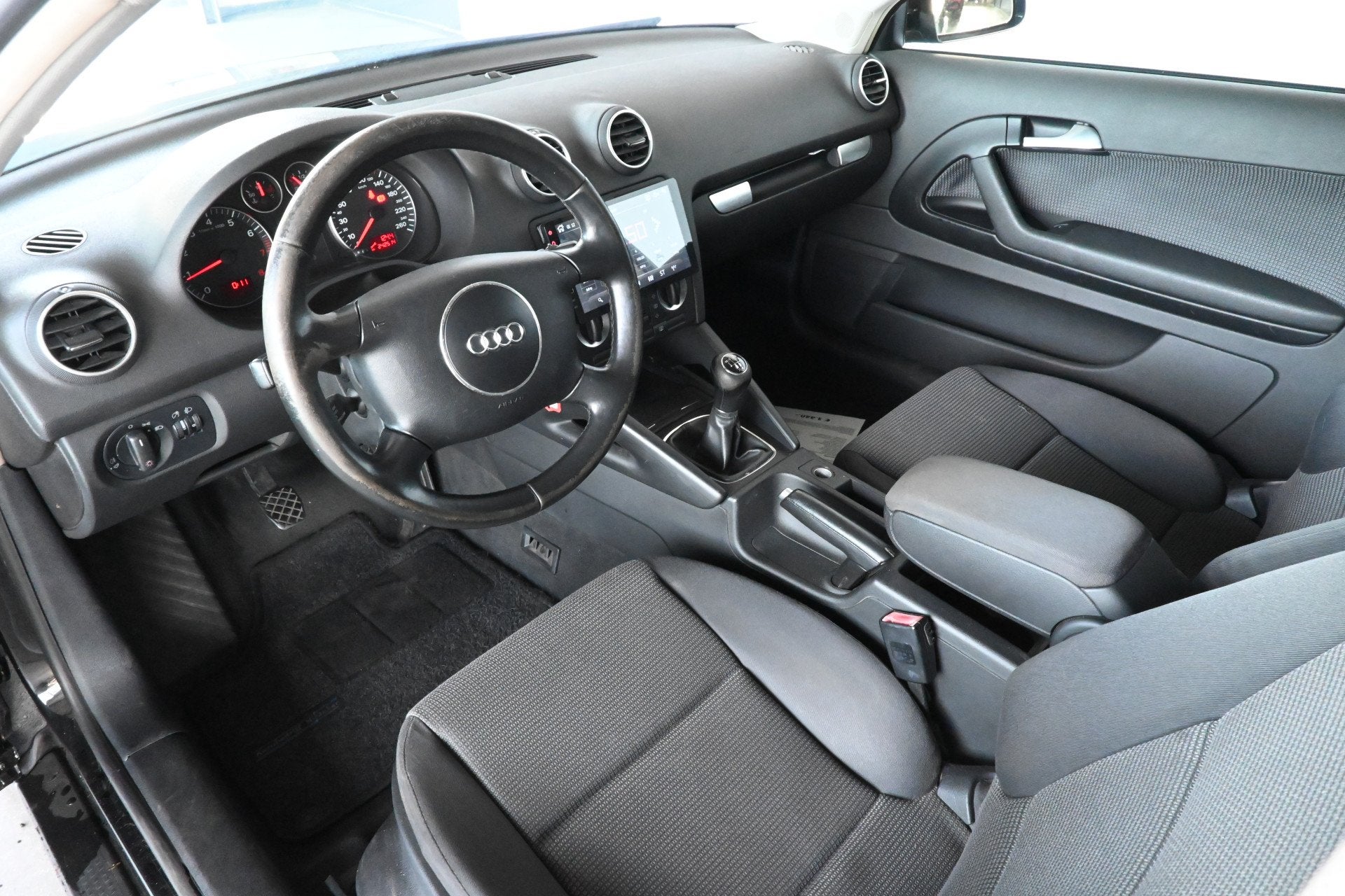 Audi A3 1.6 Attraction Clima Cruise Control Lichtmetaal All, Auto's, Voorwielaandrijving, Stof, Gebruikt, 4 cilinders