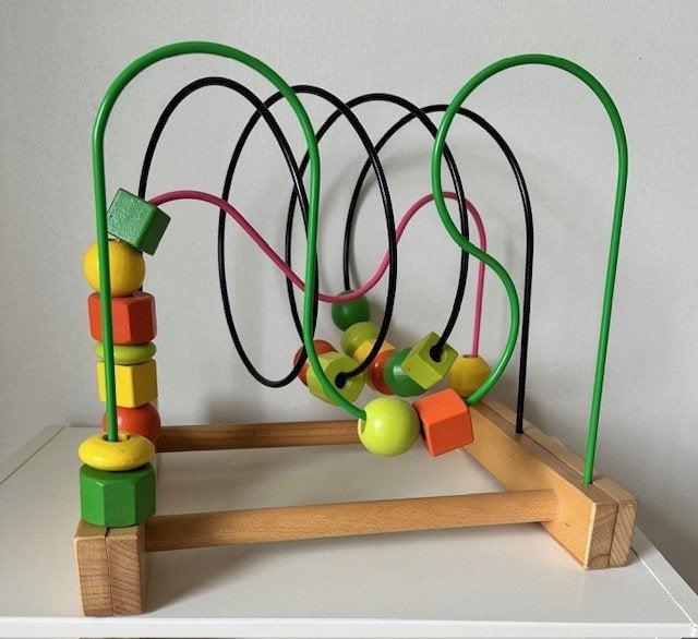 Houten kralenspiraal / kralenboog / telraam van IKEA, (Sp283, Kinderen en Baby's, Speelgoed | Houten speelgoed, Ophalen of Verzenden