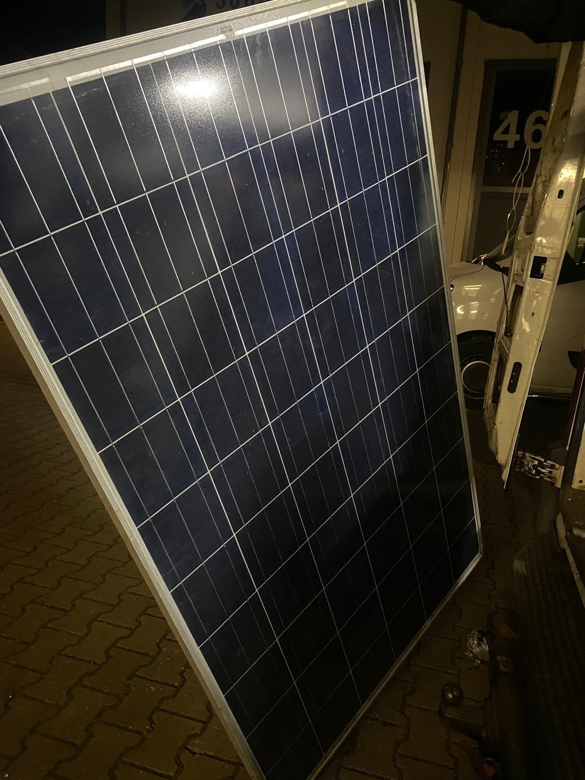 7 zonnepanelen, 4 jaar oud, nog in goede staat, Doe-het-zelf en Verbouw, Dakpannen en Dakbedekking, Ophalen of Verzenden, Gebruikt