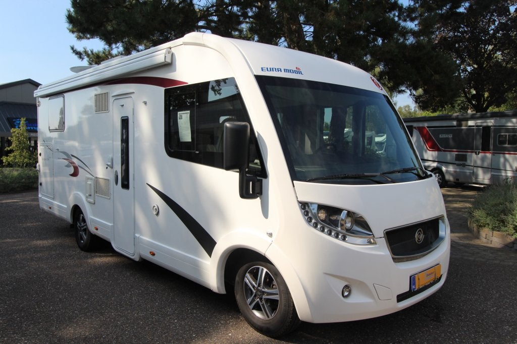 Euramobil Integra line 720 QB, Fiat, Vloeistofverwarming, Bedrijf, L-zit