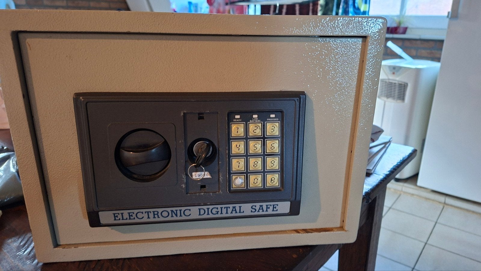Digitale Kluis met Sleutel en Cijfercode, Ophalen, Gebruikt