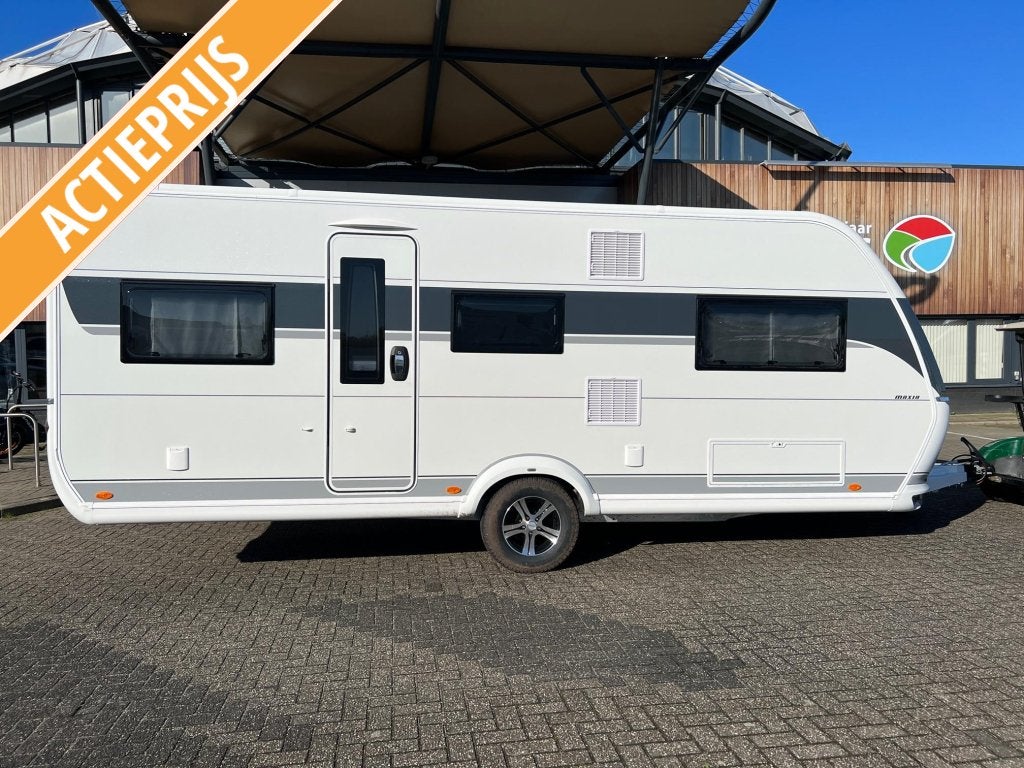 Hobby Maxia 585 UL 2024 MEGA KORTING!!! € 4.500,-, Caravans en Kamperen, Schokbreker, Standaardzit, Hobby, Overige typen