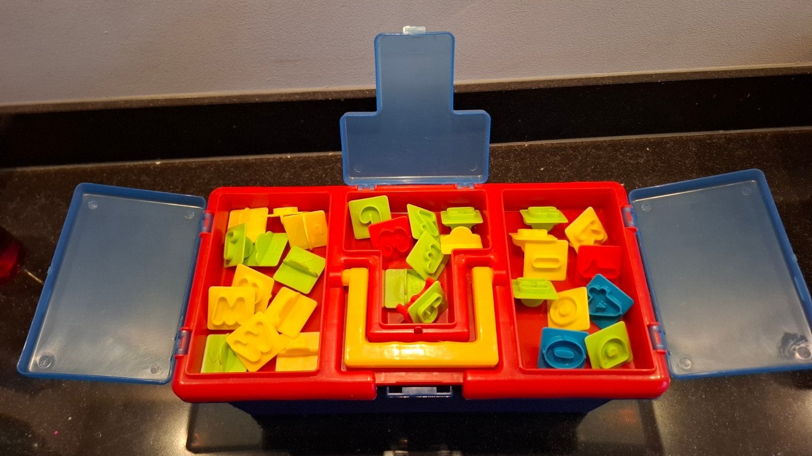Grote Play-Doh klei set met gereedschap en opbergkoffer, Ophalen, Gebruikt, Knutselen