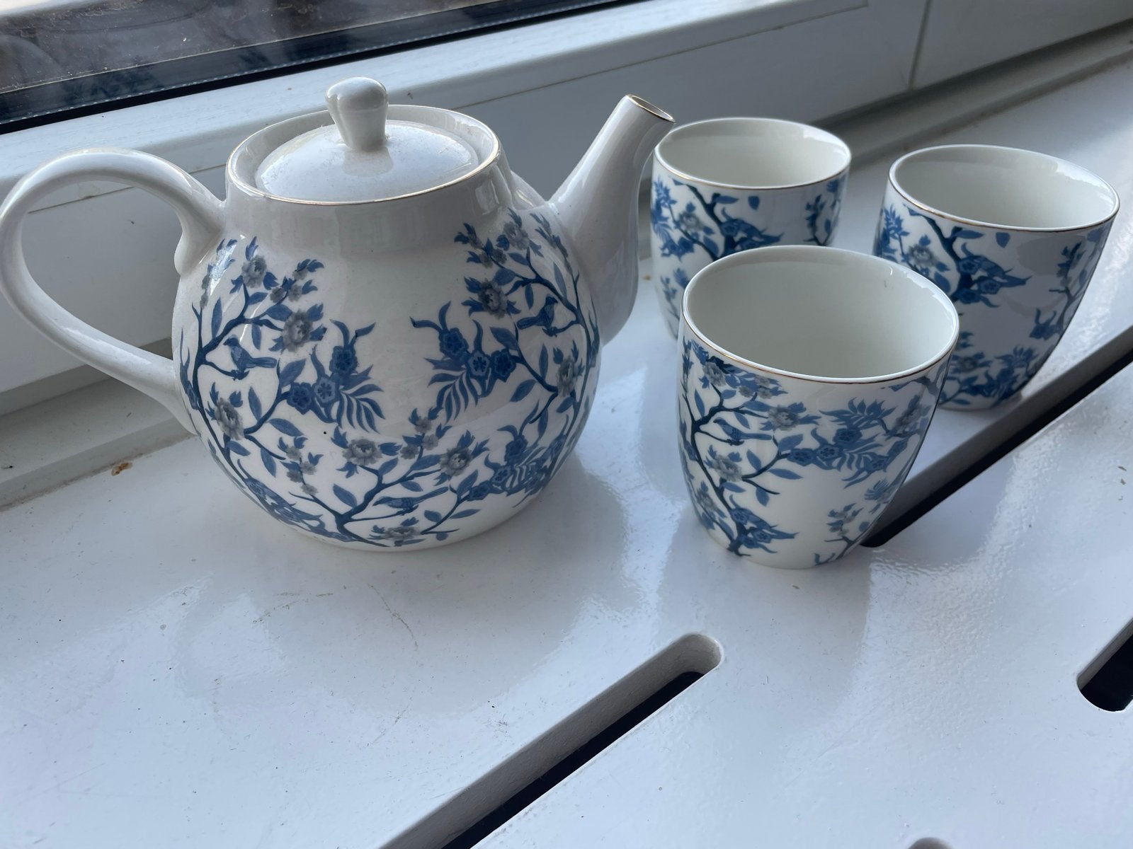 Theepot met 3 kopjes - Blauw bloemmotief, Ophalen, Zo goed als nieuw, Theepot, Klassiek