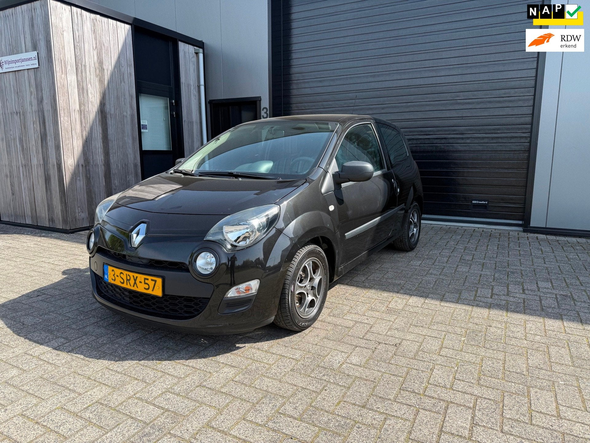 Renault Twingo 1.2 16V Parisienne 1E EIG| AIRCO|LM VELGEN|NW, Voorwielaandrijving, Gebruikt, Zwart, 4 cilinders