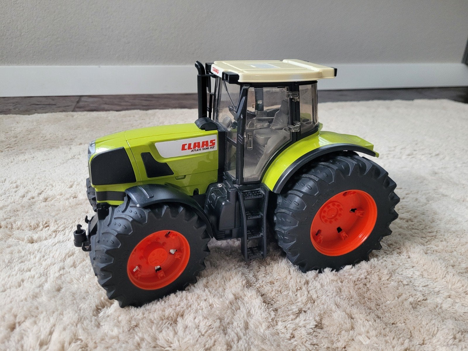 Bruder Claas Axion 950 Tractor + extra banden 03012, Ophalen of Verzenden, Zo goed als nieuw