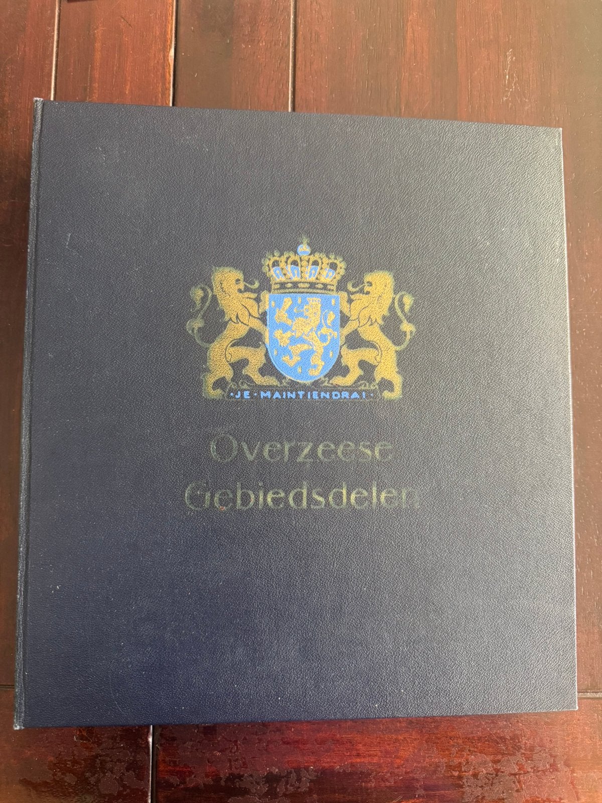 Davo album Suriname gedeeltelijk gevuld met ongestempeld/PF, Verzenden