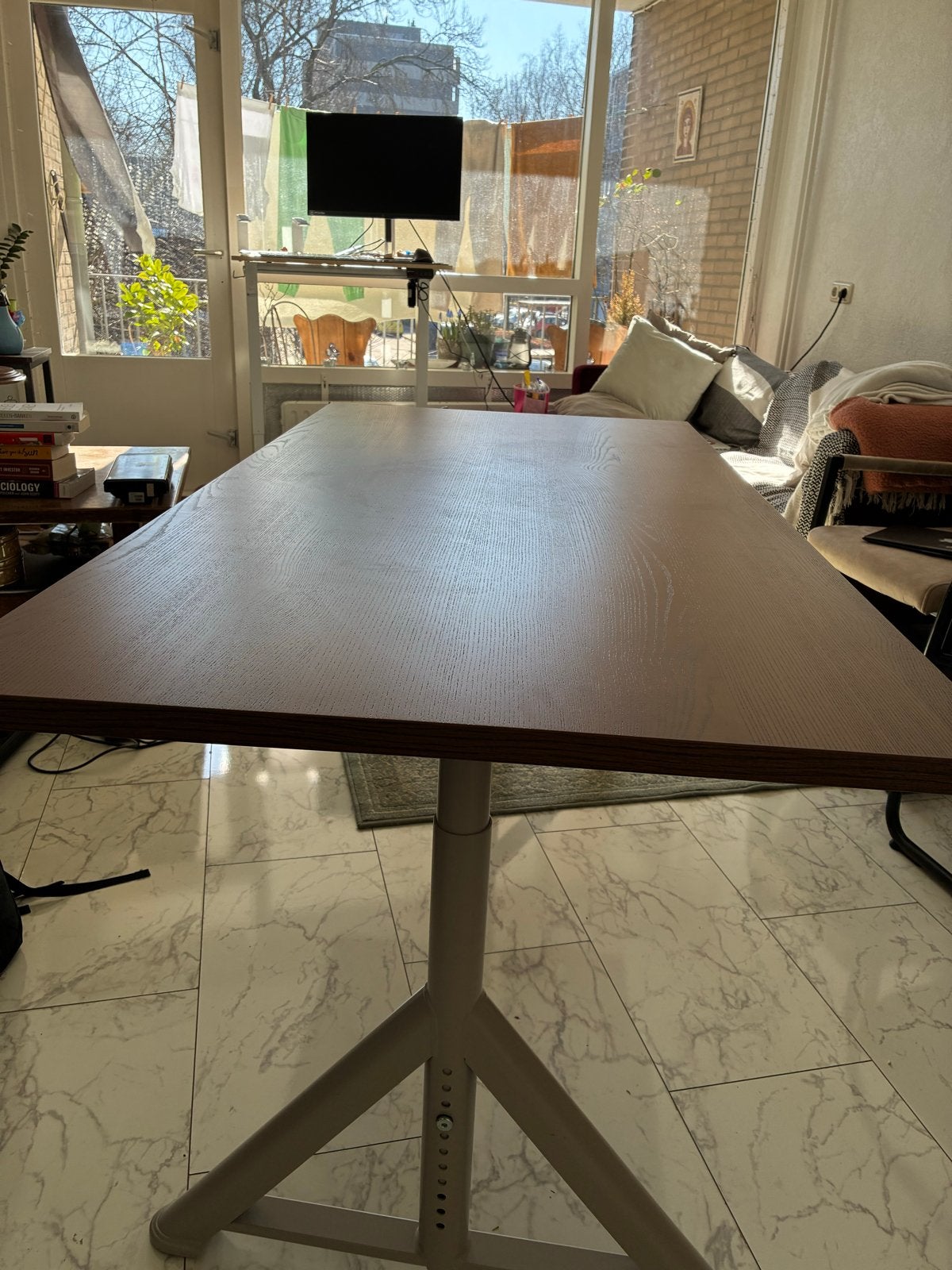IKEA IDÅSEN Bureau, bruin/donkergrijs, 160x80 cm, Huis en Inrichting, Bureaus, Ophalen, Zit-sta bureau, Hout, Zo goed als nieuw