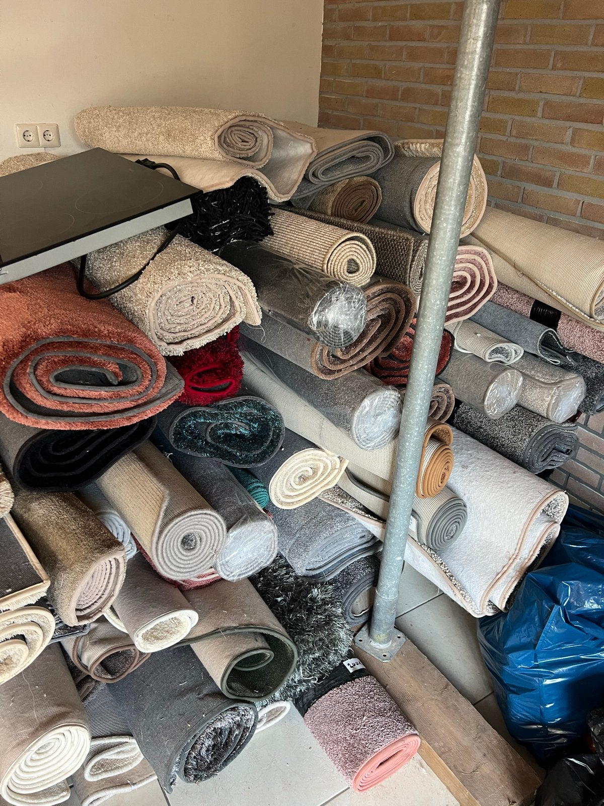 Diverse karpetten en vloerkleden, Gebruikt, Beige, Ophalen of Verzenden, 200 cm of meer