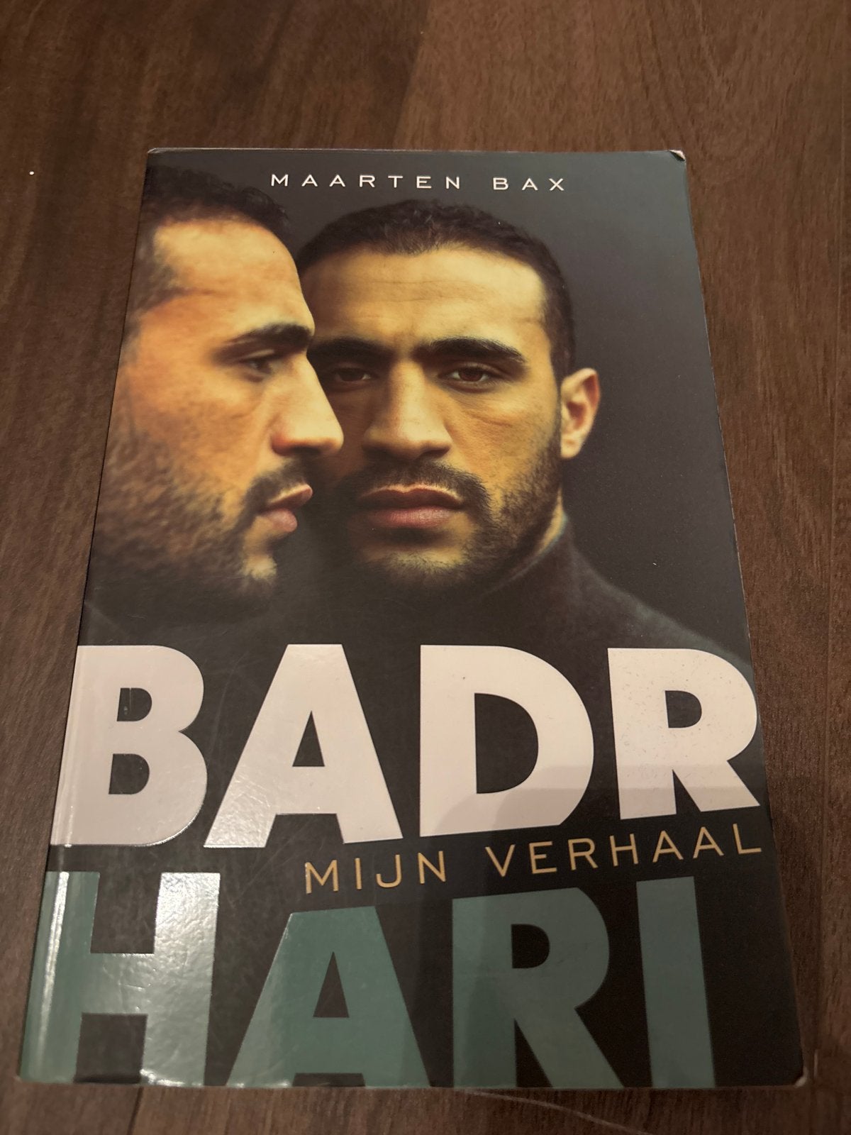 Badr Hari: Mijn Verhaal - Maarten Bax (Boek), Ophalen of Verzenden, Zo goed als nieuw, Sport