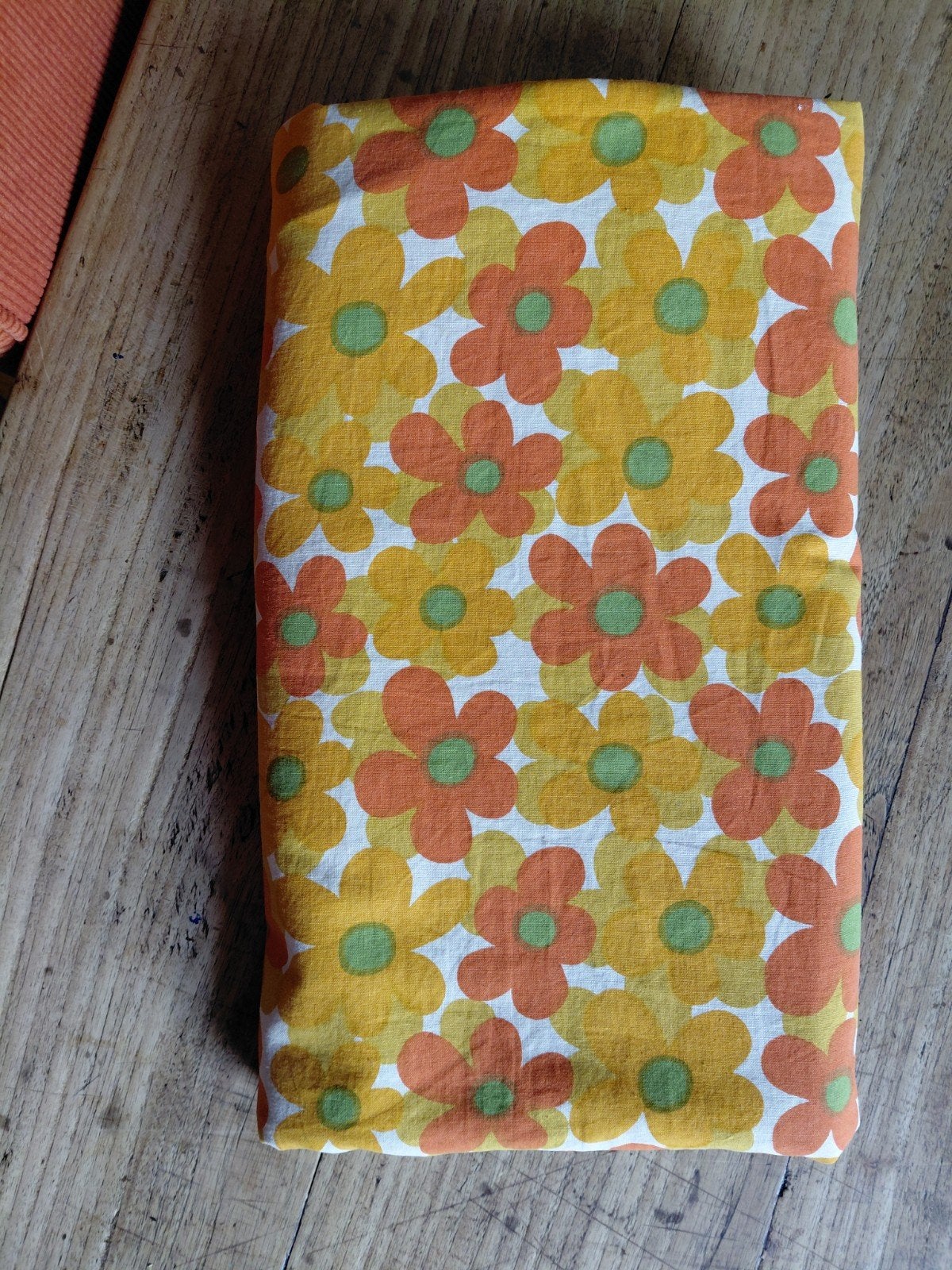 grote vintage lap oranje bloemen op ecru, Gebruikt, 120 cm of meer, 200 cm of meer, Oranje